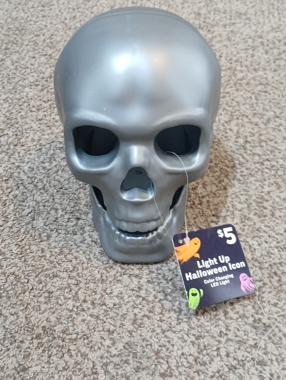 Light Up Halloween Skull Accent - Silver